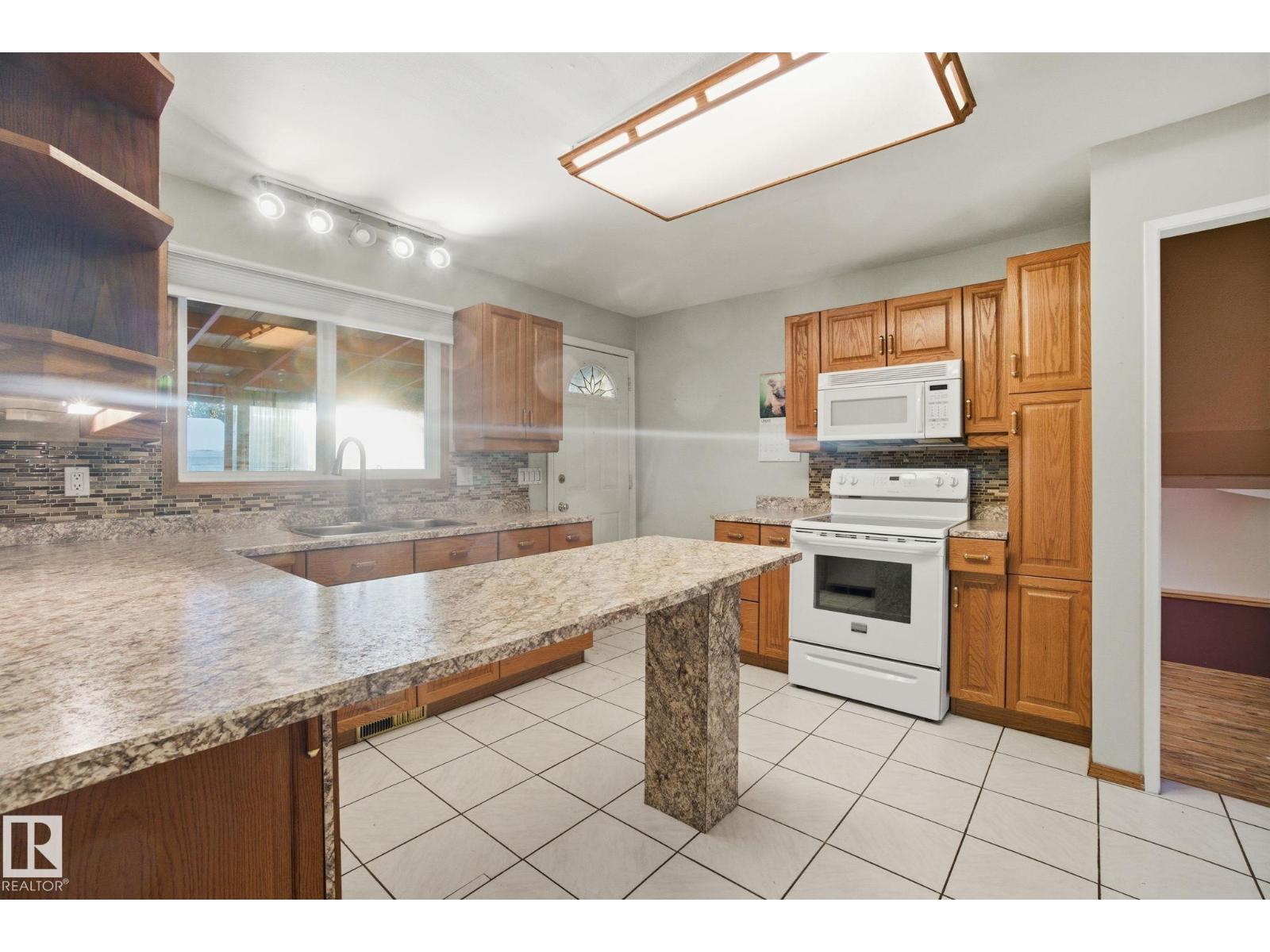 6723 40 Av Nw, Edmonton, Alberta  T6K 1R9 - Photo 22 - E4468308