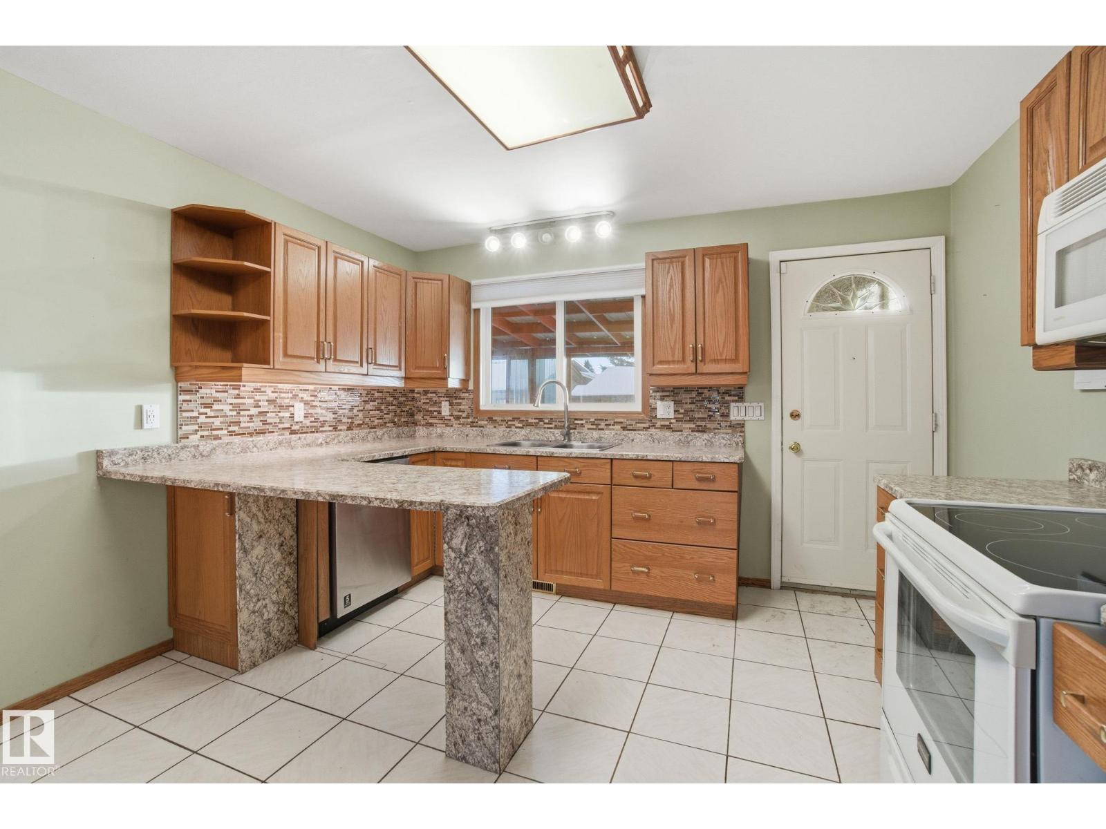 6723 40 Av Nw, Edmonton, Alberta  T6K 1R9 - Photo 23 - E4468308