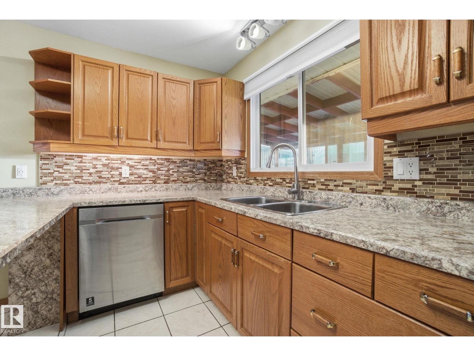 6723 40 Av Nw, Edmonton, Alberta  T6K 1R9 - Photo 25 - E4468308