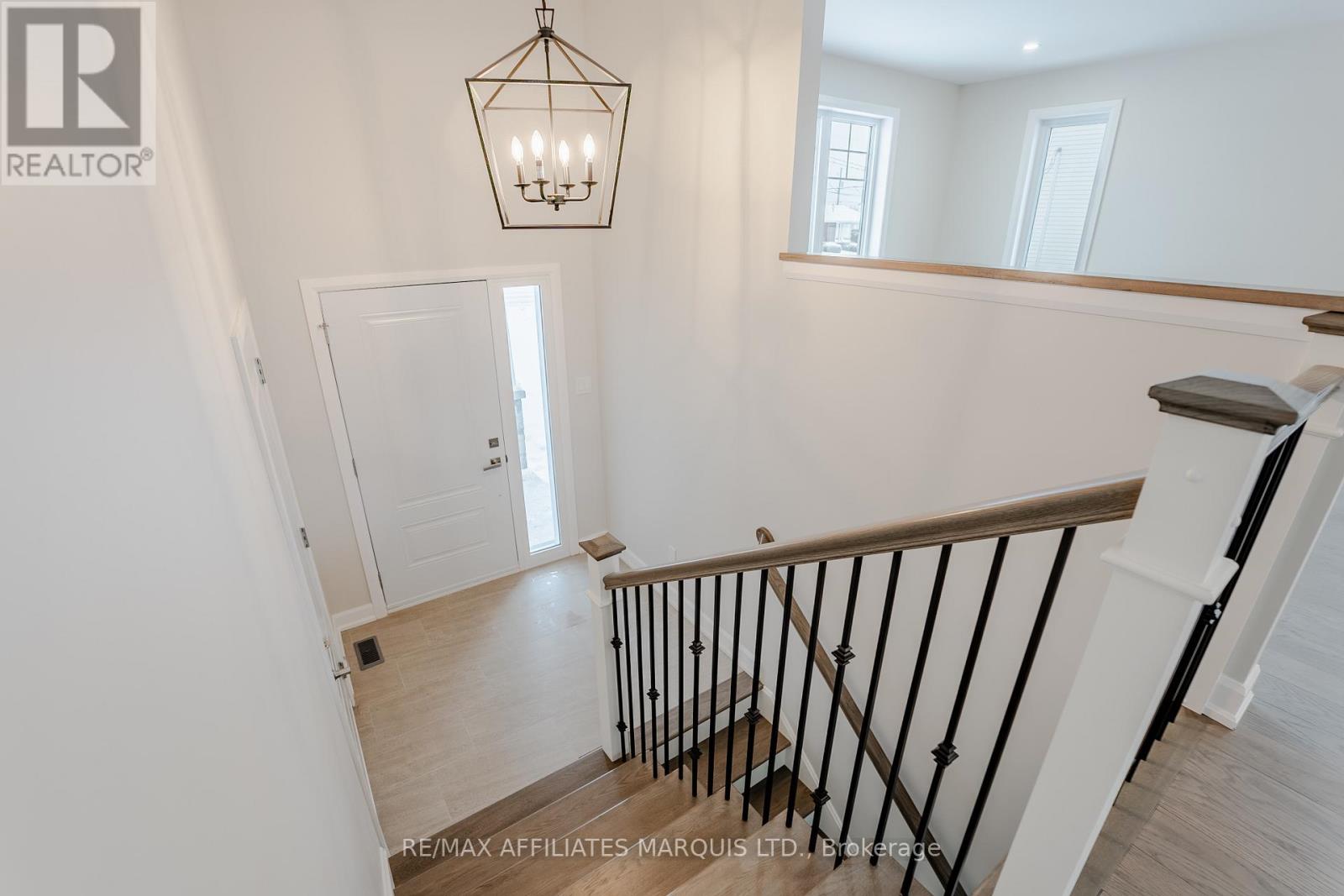 209 Ruby Drive, Cornwall, Ontario K6H 0H2 - Photo 3 - X12639418