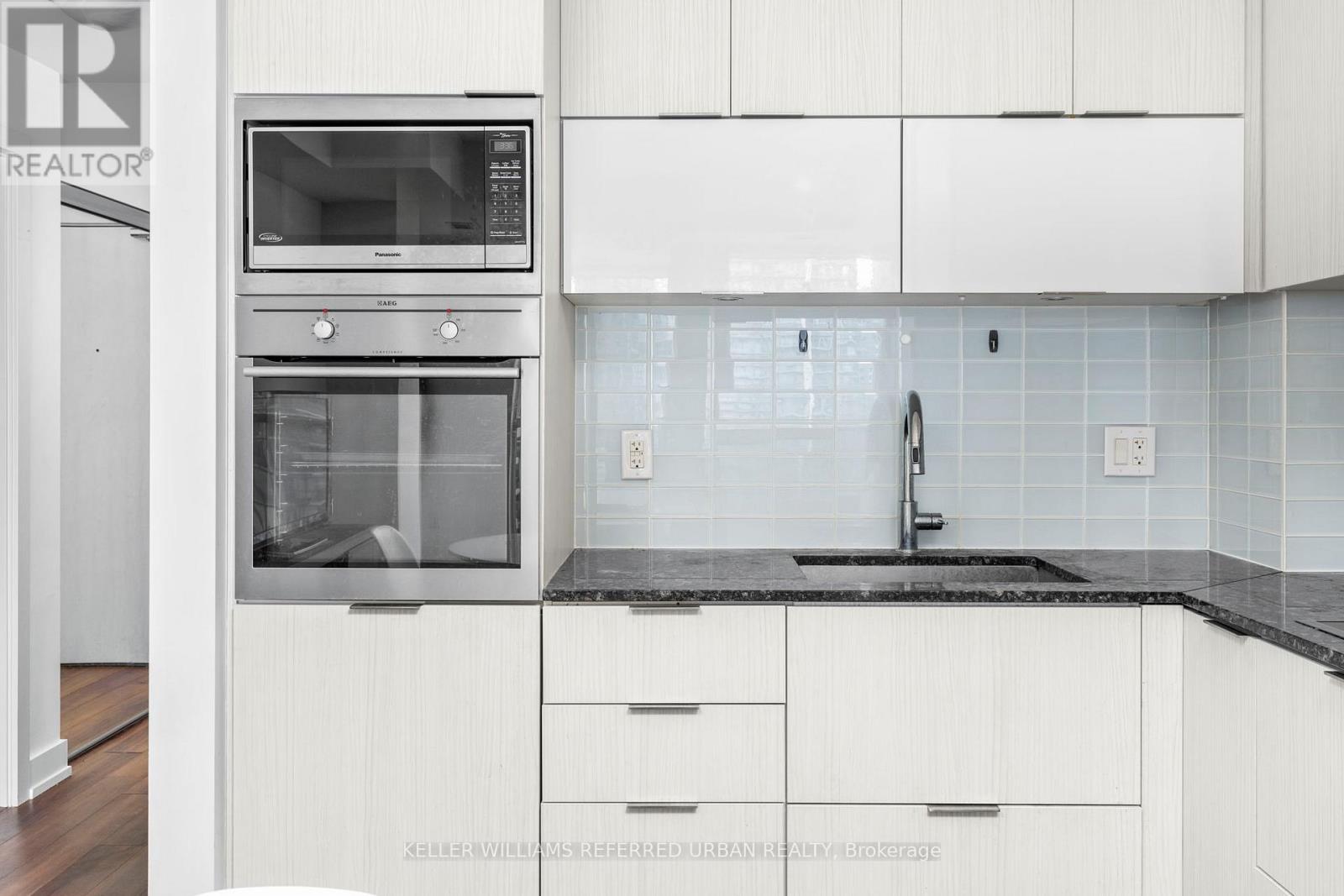 2307 - 318 Richmond Street W, Toronto, Ontario  M5V 0B4 - Photo 16 - C12639382