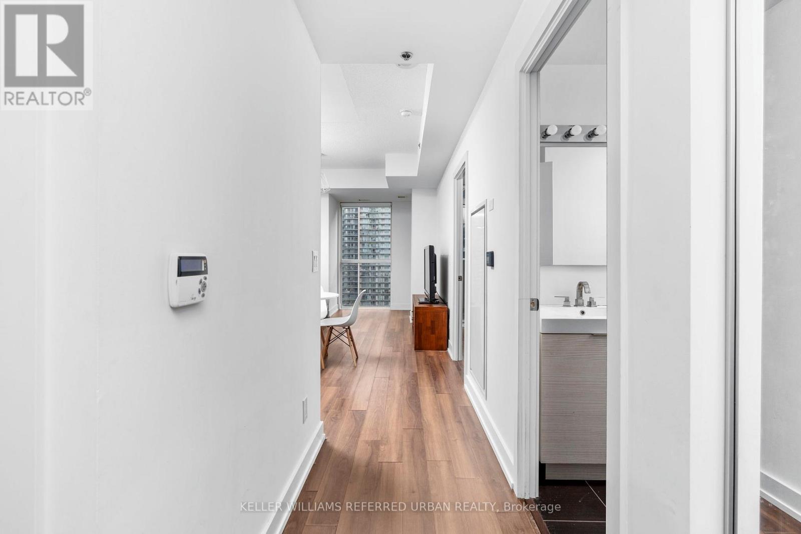 2307 - 318 Richmond Street W, Toronto, Ontario  M5V 0B4 - Photo 6 - C12639382