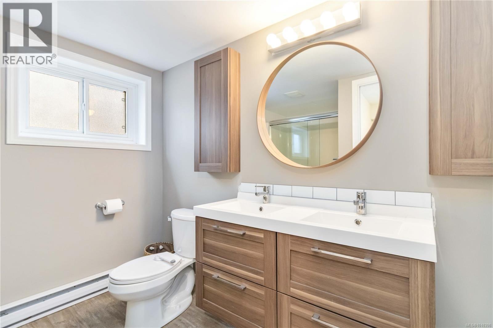 1835 Fernwood Rd, Victoria, British Columbia  V8T 2Y5 - Photo 32 - 1018398