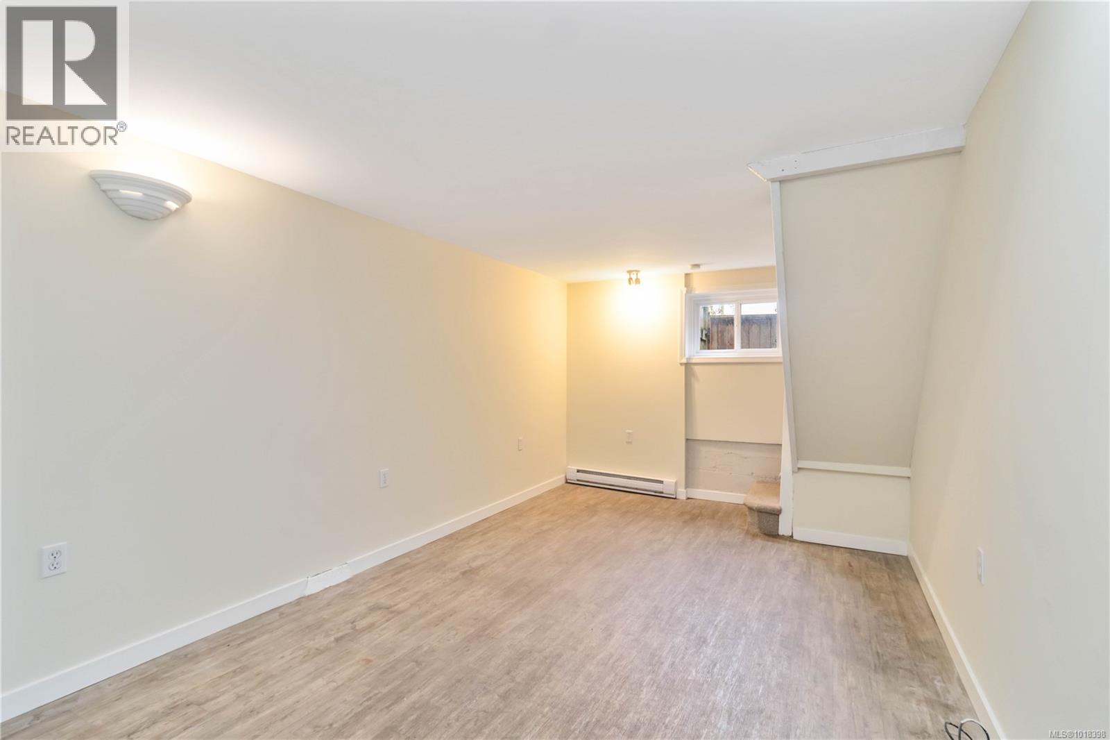 1835 Fernwood Rd, Victoria, British Columbia  V8T 2Y5 - Photo 31 - 1018398