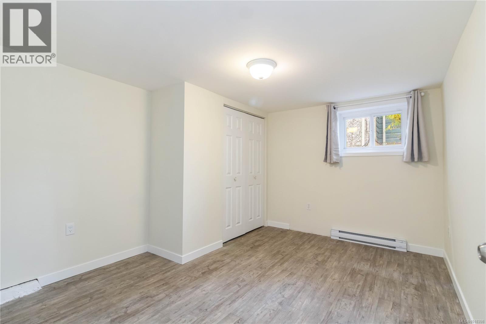 1835 Fernwood Rd, Victoria, British Columbia  V8T 2Y5 - Photo 34 - 1018398