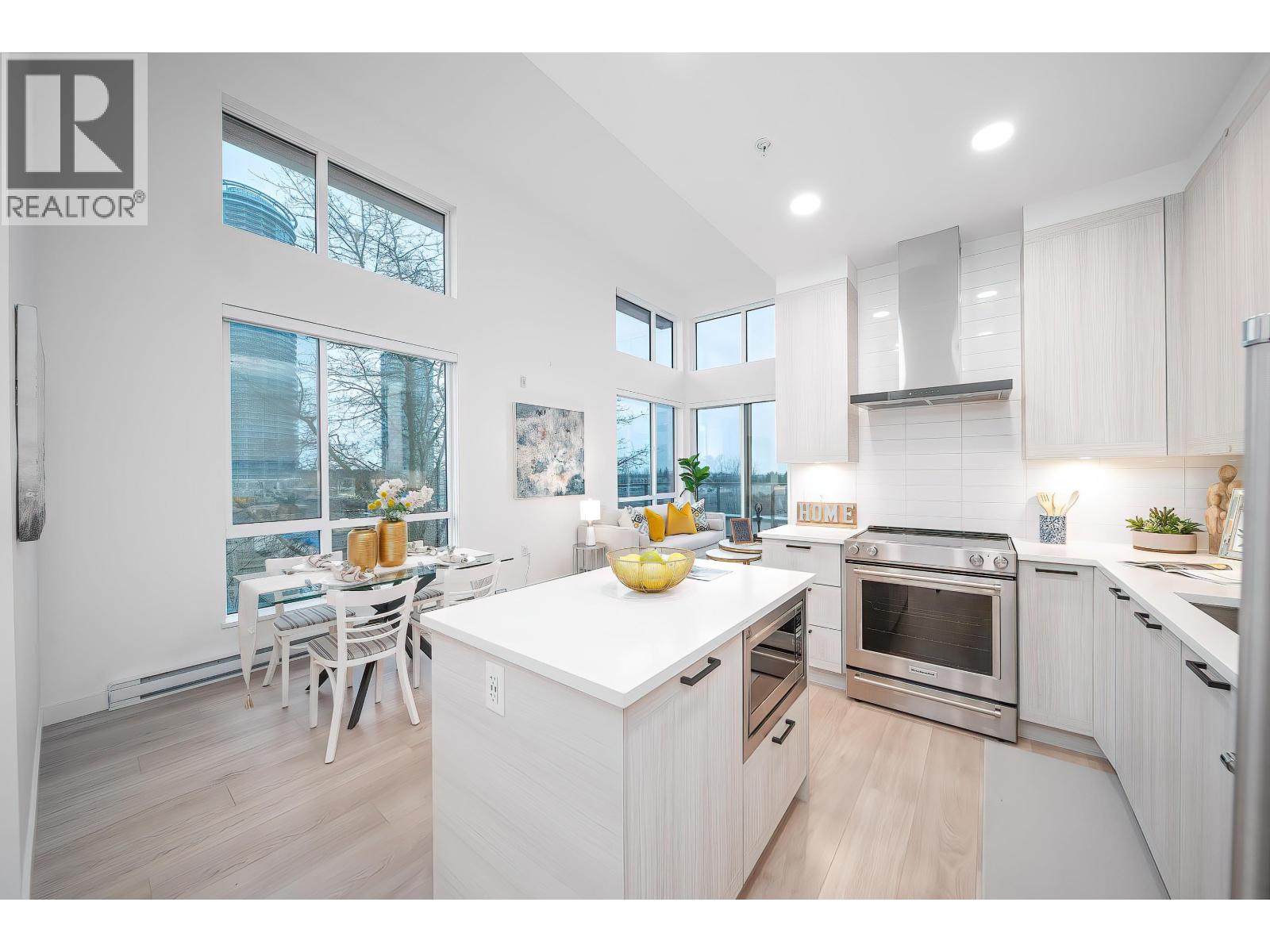 611 7169 14th Avenue, Burnaby, British Columbia  V3N 0H6 - Photo 5 - R3074109