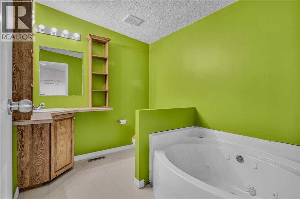 172 Meadowlark Lane, Carstairs, Alberta  T0M 0N0 - Photo 17 - A2263429