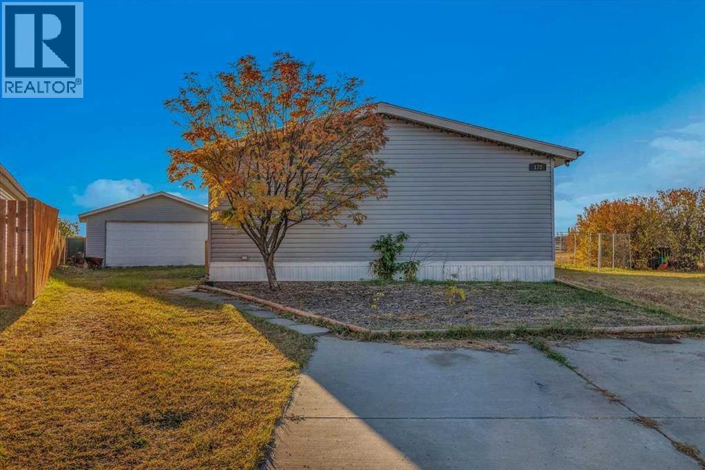 172 Meadowlark Lane, Carstairs, Alberta  T0M 0N0 - Photo 2 - A2263429