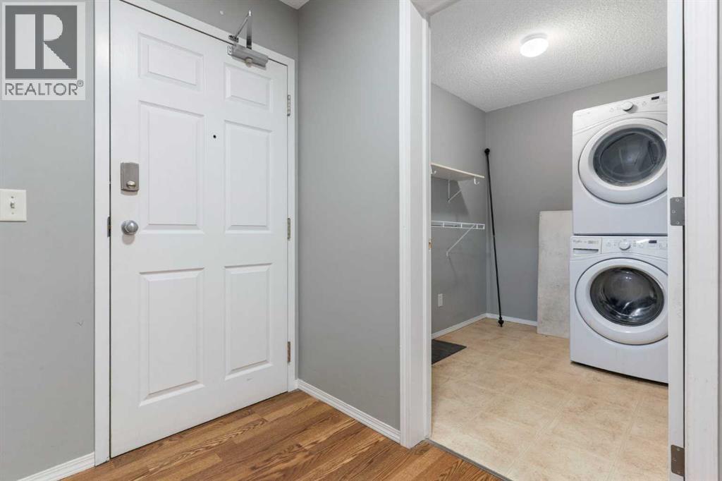 202, 9 Country Village Bay Ne, Calgary, Alberta  T3K 5J8 - Photo 7 - A2269949