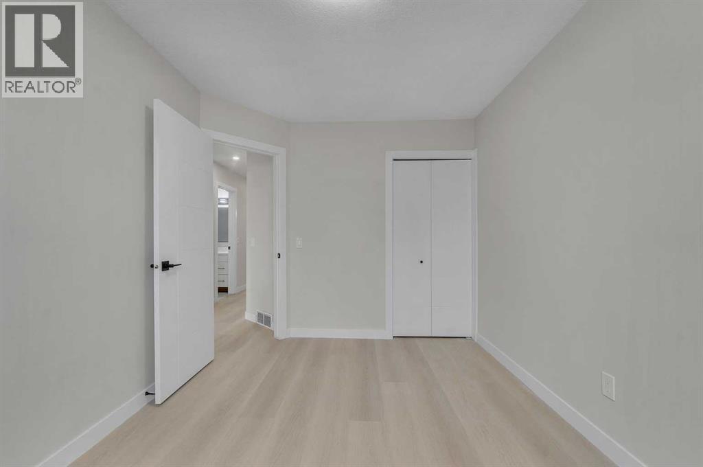 8420 Centre Street Ne, Calgary, Alberta  T3K 1Y1 - Photo 21 - A2274349