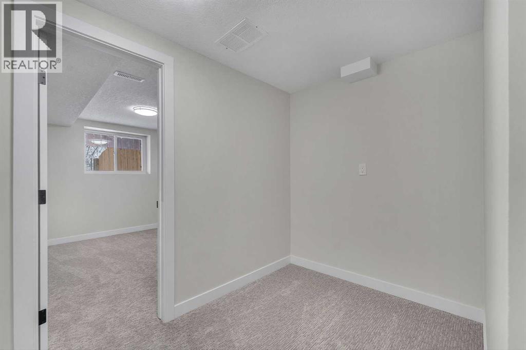 8420 Centre Street Ne, Calgary, Alberta  T3K 1Y1 - Photo 28 - A2274349