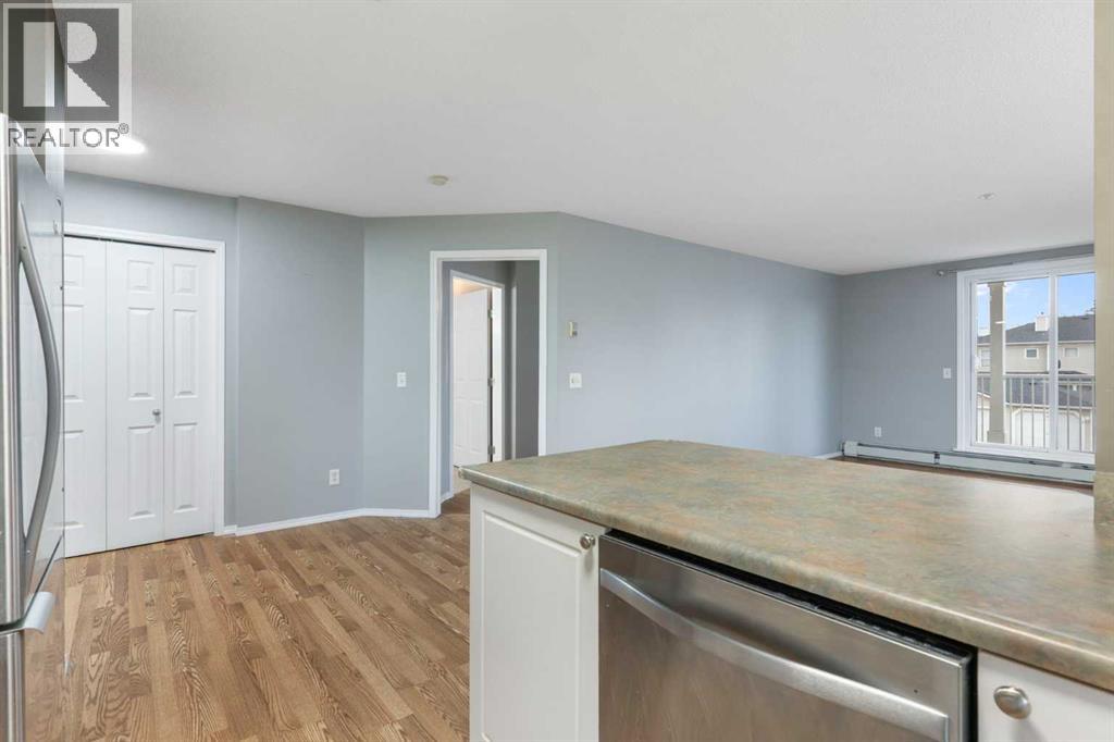 202, 9 Country Village Bay Ne, Calgary, Alberta  T3K 5J8 - Photo 19 - A2269949