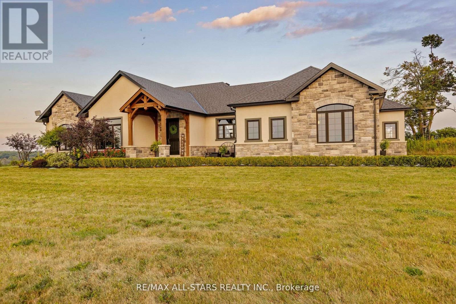 247 Ravencrest Road, Georgina, Ontario  L0E 1R0 - Photo 2 - N12639368