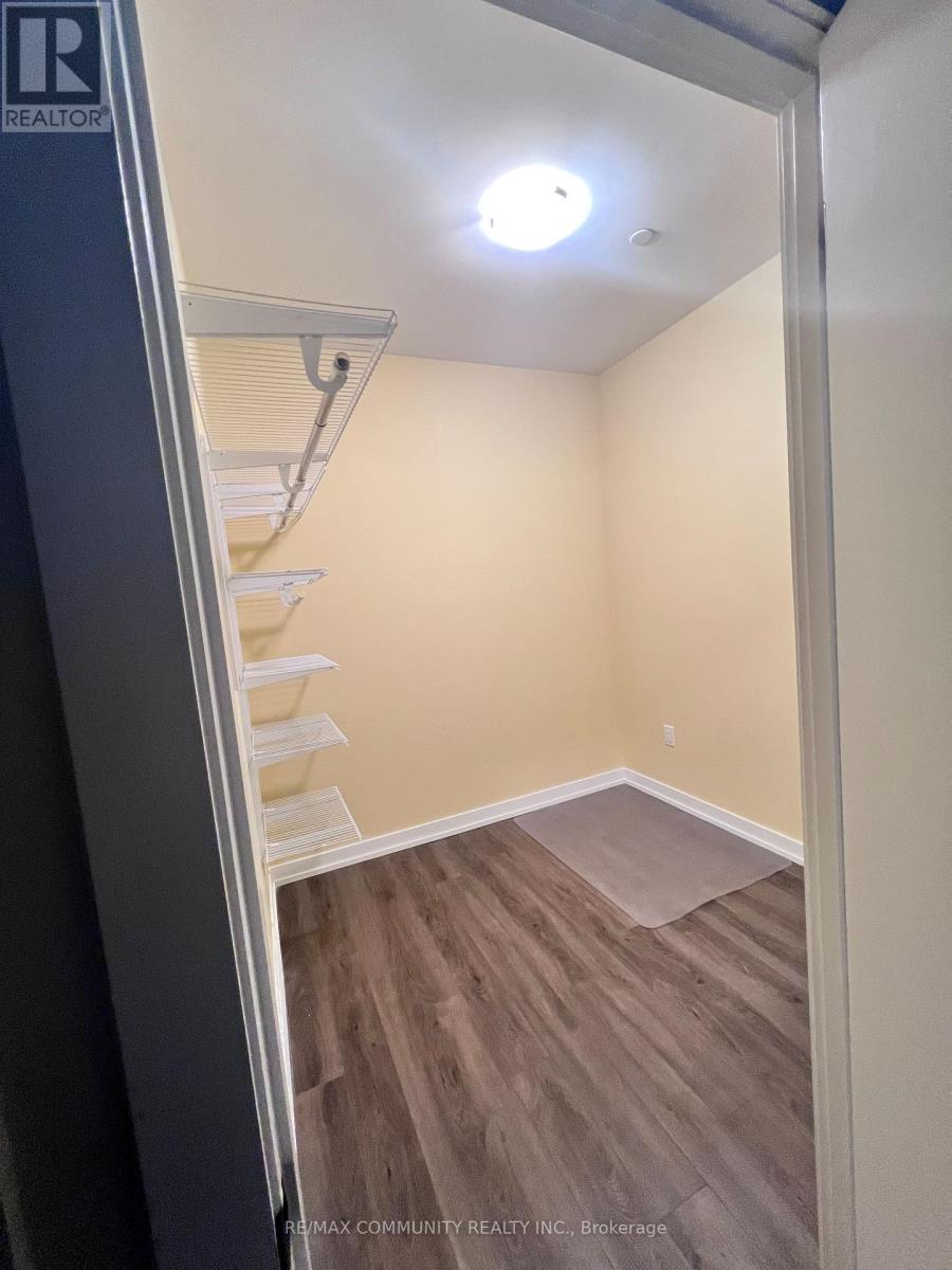 117w - 3 Rosewater Street, Richmond Hill, Ontario  L4C 5T6 - Photo 6 - N12639370