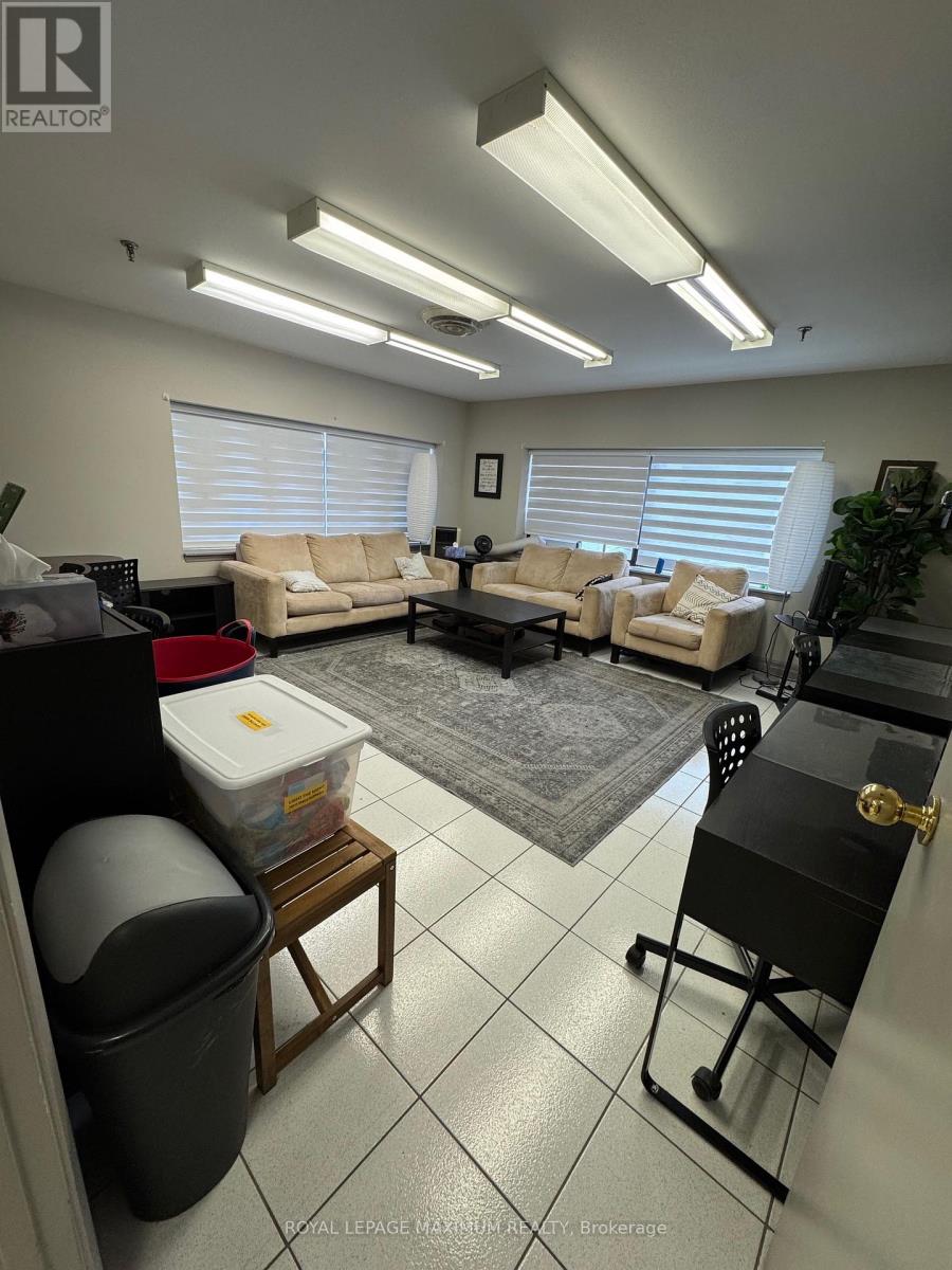 18 - 67 Rodinea Road, Vaughan, Ontario  L6A 1R3 - Photo 2 - N12639410