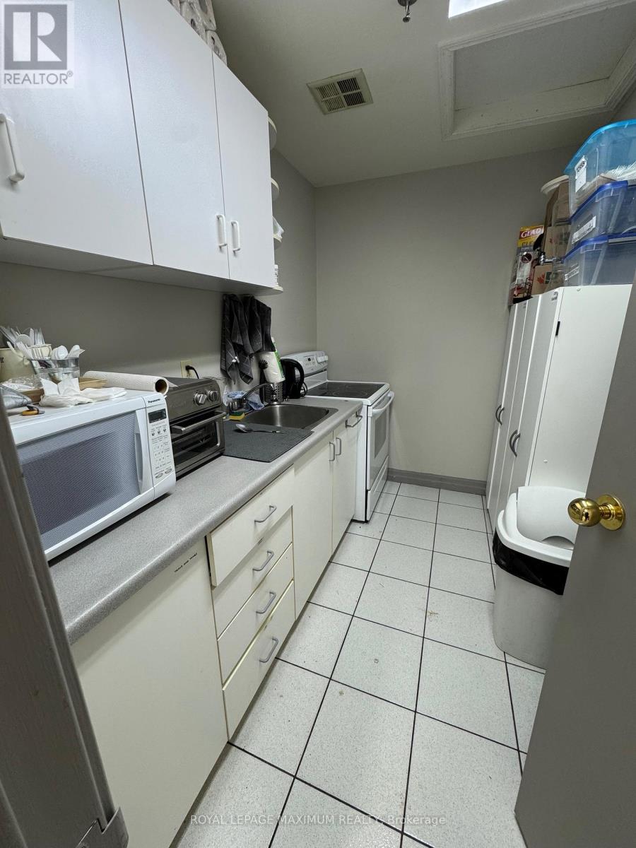 18 - 67 Rodinea Road, Vaughan, Ontario  L6A 1R3 - Photo 5 - N12639410