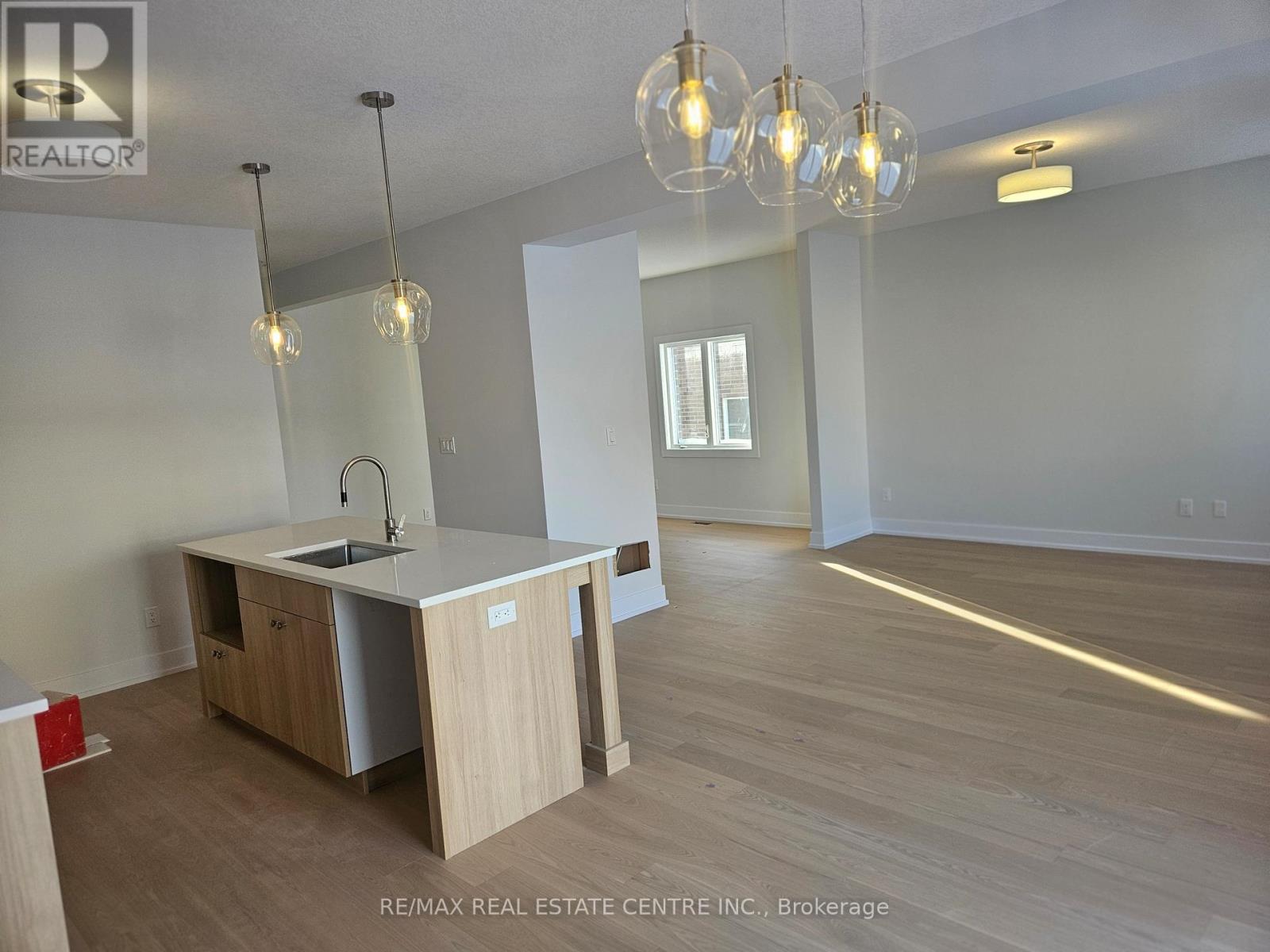 123 Maple Street, Mapleton, Ontario  N0G 1P0 - Photo 3 - X12456350