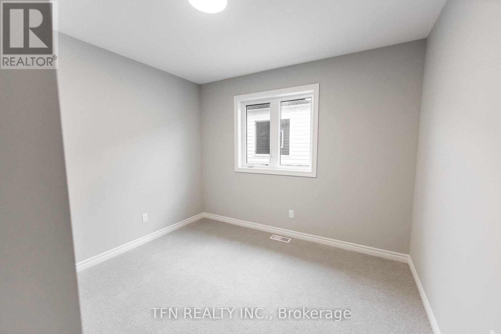 43 Superior Street, Welland, Ontario  L3B 3G3 - Photo 5 - X12639426