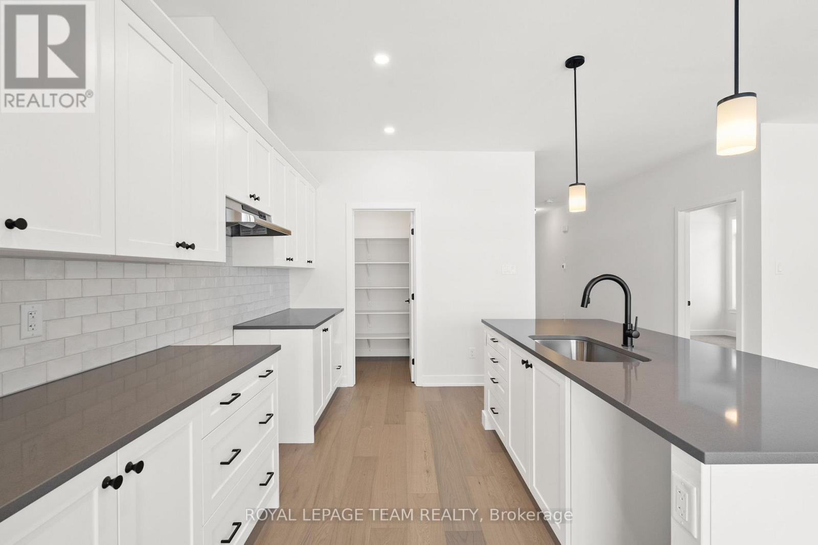 1057 Moore Street, Brockville, Ontario  K6V 0H1 - Photo 24 - X12639488