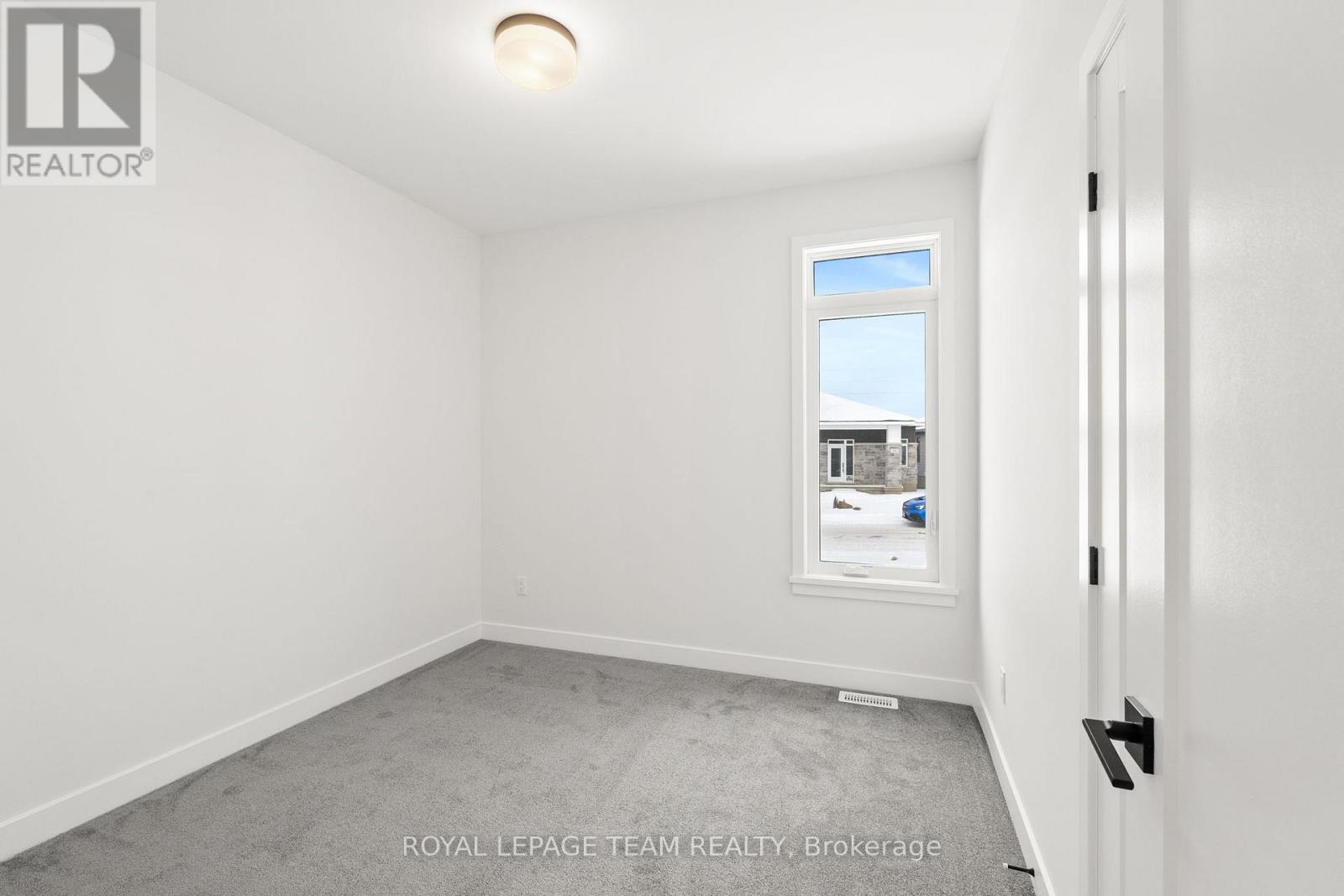 1057 Moore Street, Brockville, Ontario  K6V 0H1 - Photo 9 - X12639488