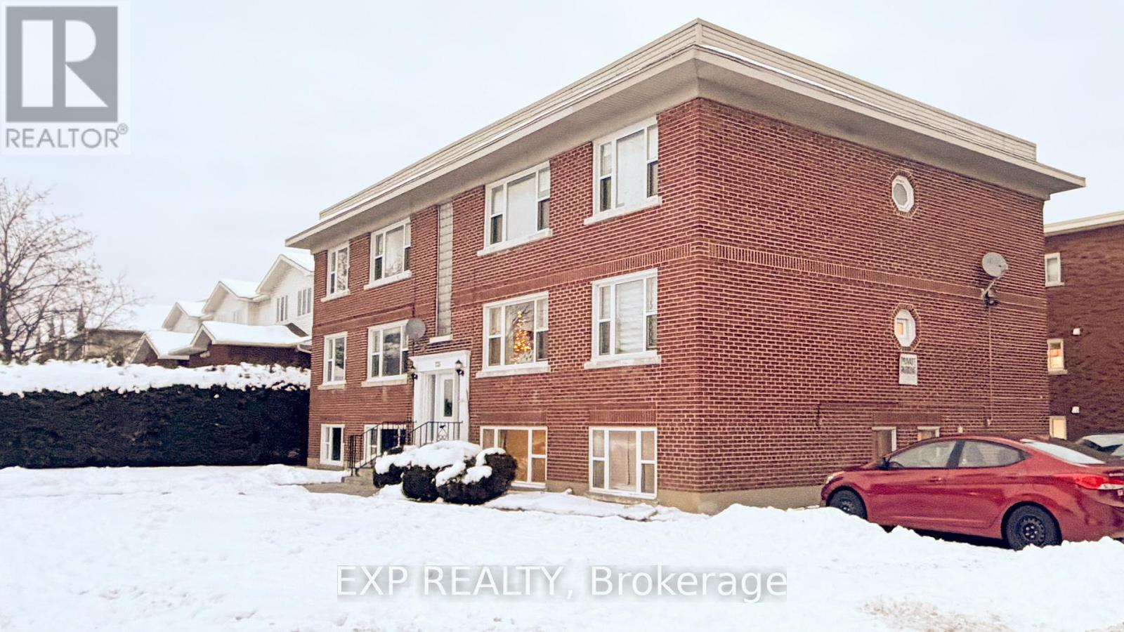 2 - 725 Melbourne Avenue, Ottawa, Ontario  K2A 1X4 - Photo 2 - X12639508