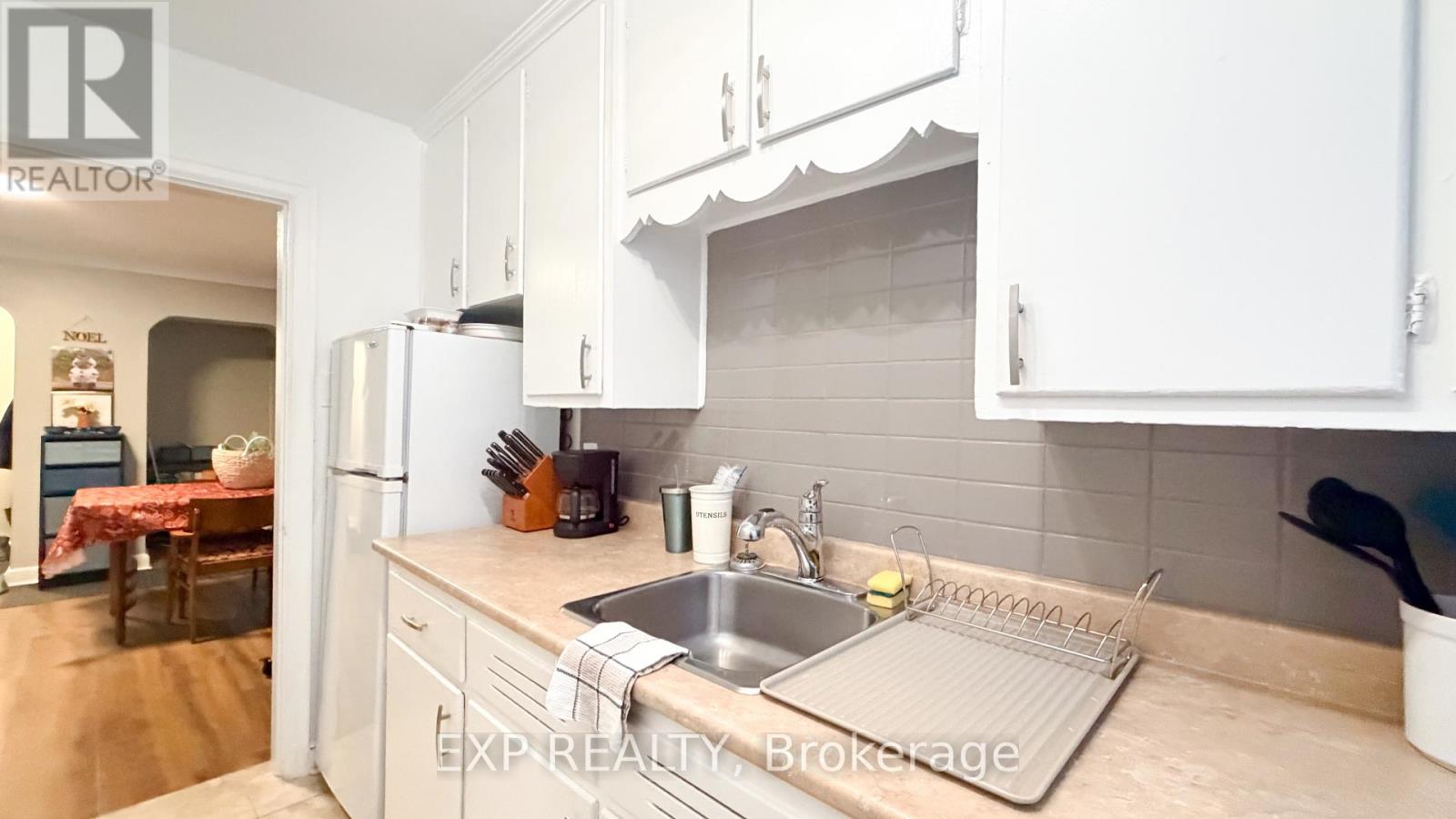 2 - 725 Melbourne Avenue, Ottawa, Ontario  K2A 1X4 - Photo 5 - X12639508