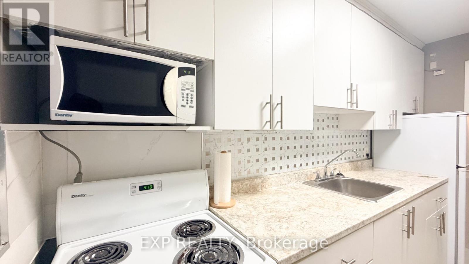 1 - 725 Melbourne Avenue, Ottawa, Ontario  K2A 1X4 - Photo 6 - X12639510