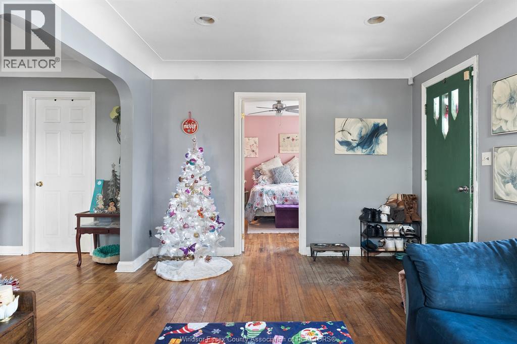 145 St. Pierre, Tecumseh, Ontario N8N 1Y7 - Photo 12 - 25031809