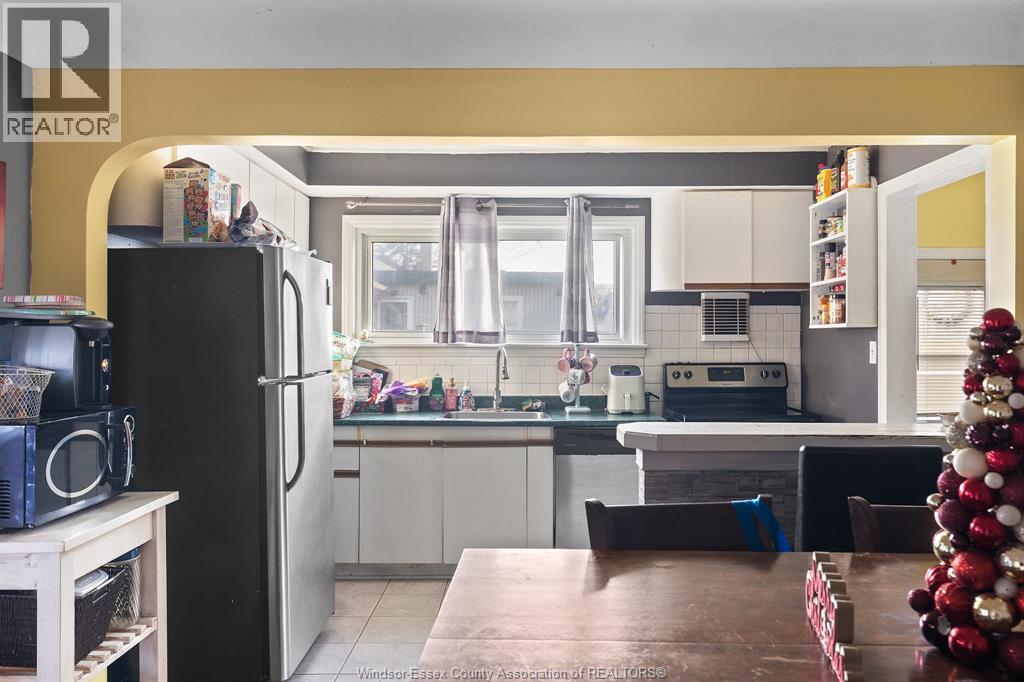 145 St. Pierre, Tecumseh, Ontario N8N 1Y7 - Photo 15 - 25031809