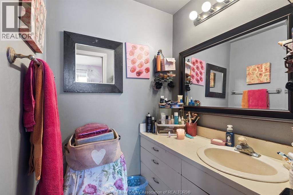 145 St. Pierre, Tecumseh, Ontario N8N 1Y7 - Photo 6 - 25031809