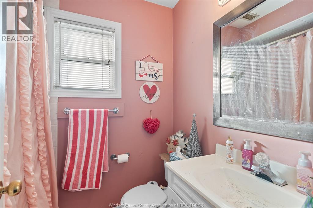 145 St. Pierre, Tecumseh, Ontario N8N 1Y7 - Photo 8 - 25031809