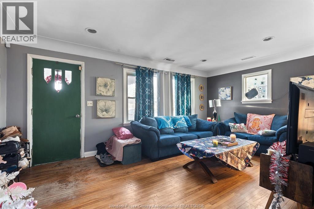 145 St. Pierre, Tecumseh, Ontario N8N 1Y7 - Photo 9 - 25031809