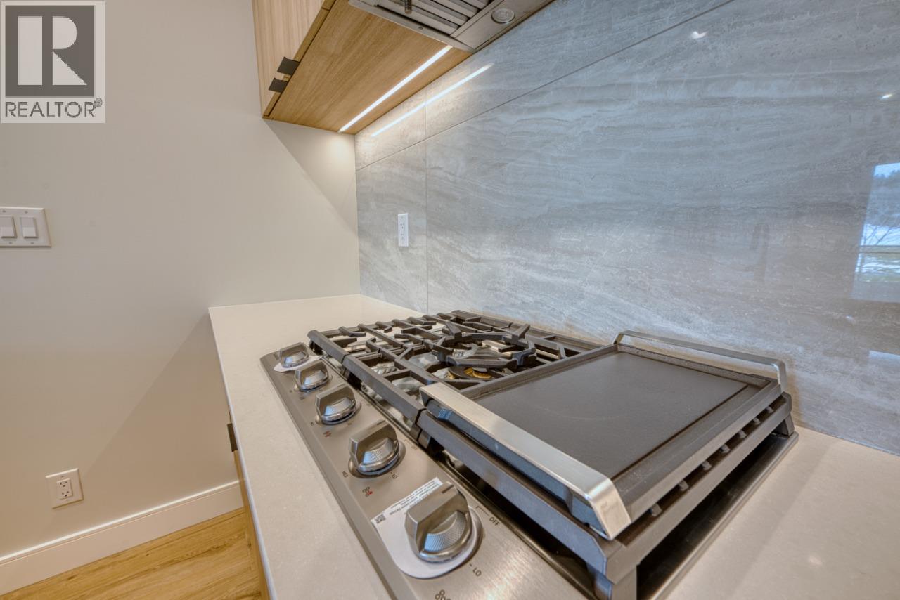 75 Predator Ridge Drive Unit# 208, Vernon, British Columbia  V1H 1G4 - Photo 11 - 10334087