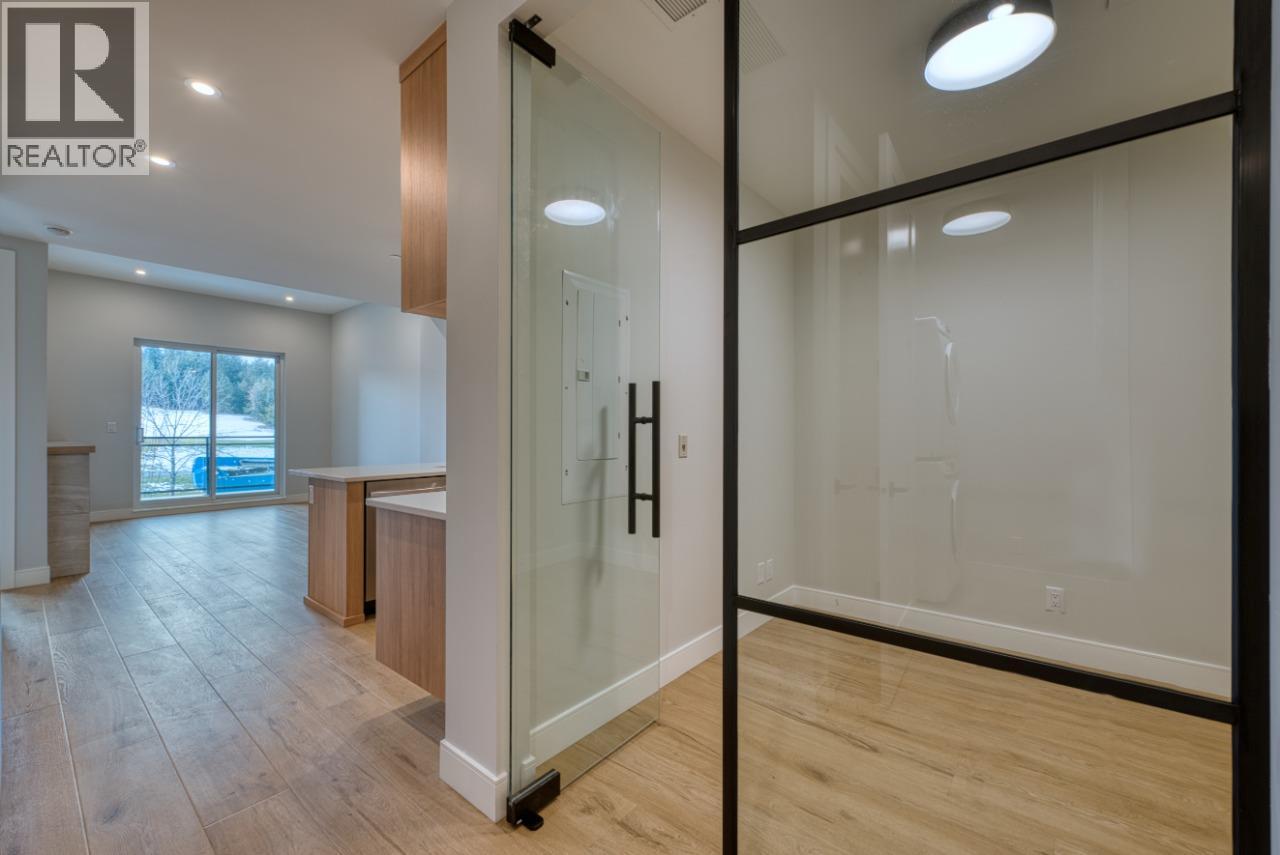 75 Predator Ridge Drive Unit# 208, Vernon, British Columbia  V1H 1G4 - Photo 5 - 10334087