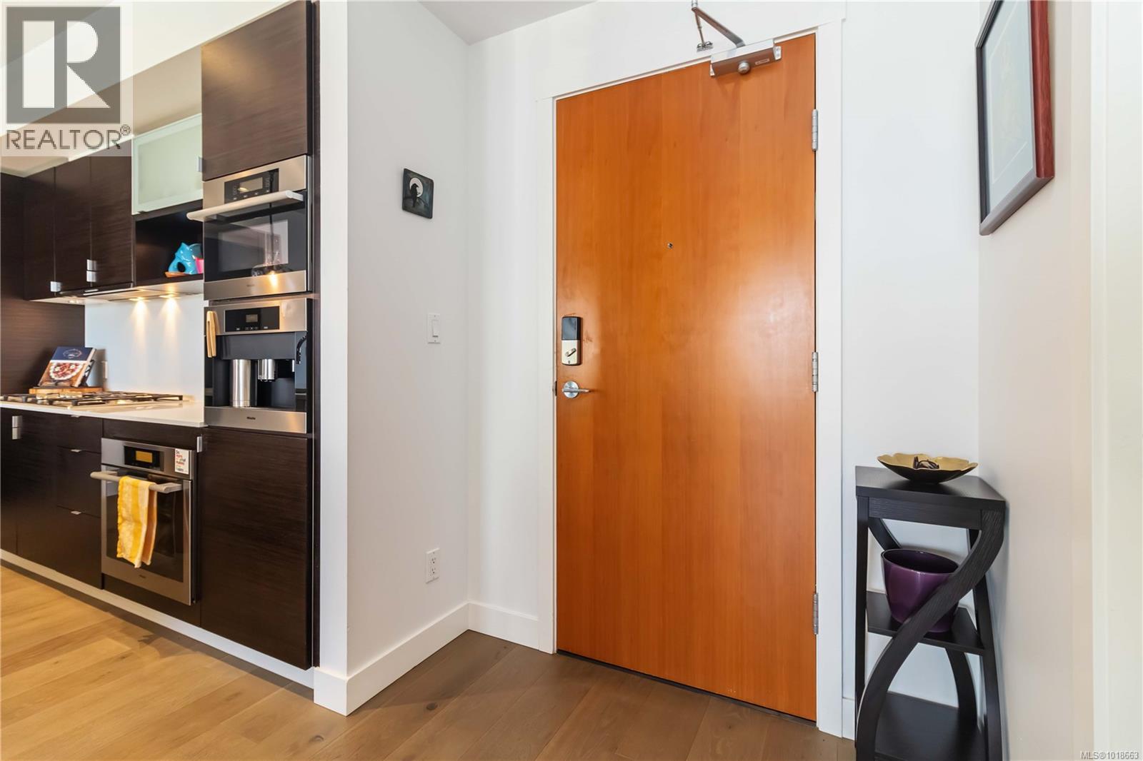 506 770 Fisgard St, Victoria, British Columbia  V8W 0B8 - Photo 10 - 1018663