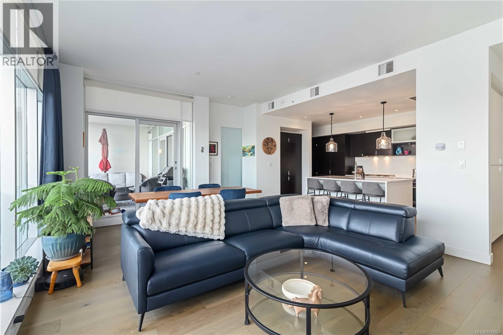 506 770 Fisgard St, Victoria, British Columbia