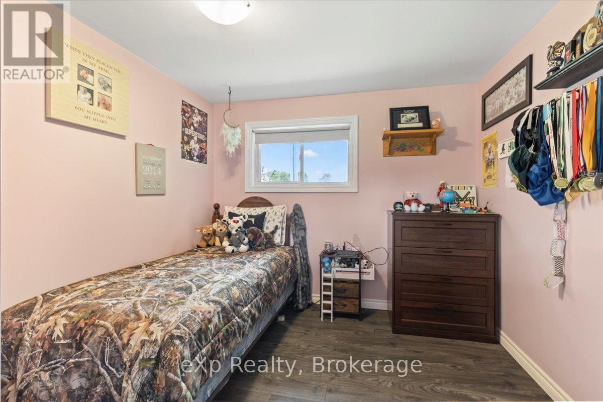 122668 Grey Road 9, West Grey, Ontario  N0G 1C0 - Photo 16 - X12249436