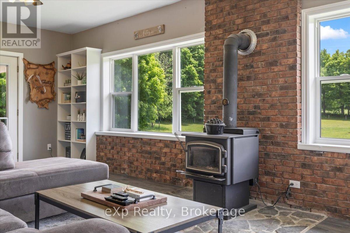 122668 Grey Road 9, West Grey, Ontario  N0G 1C0 - Photo 13 - X12249436