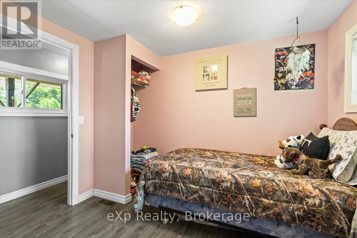 122668 Grey Road 9, West Grey, Ontario  N0G 1C0 - Photo 17 - X12249436