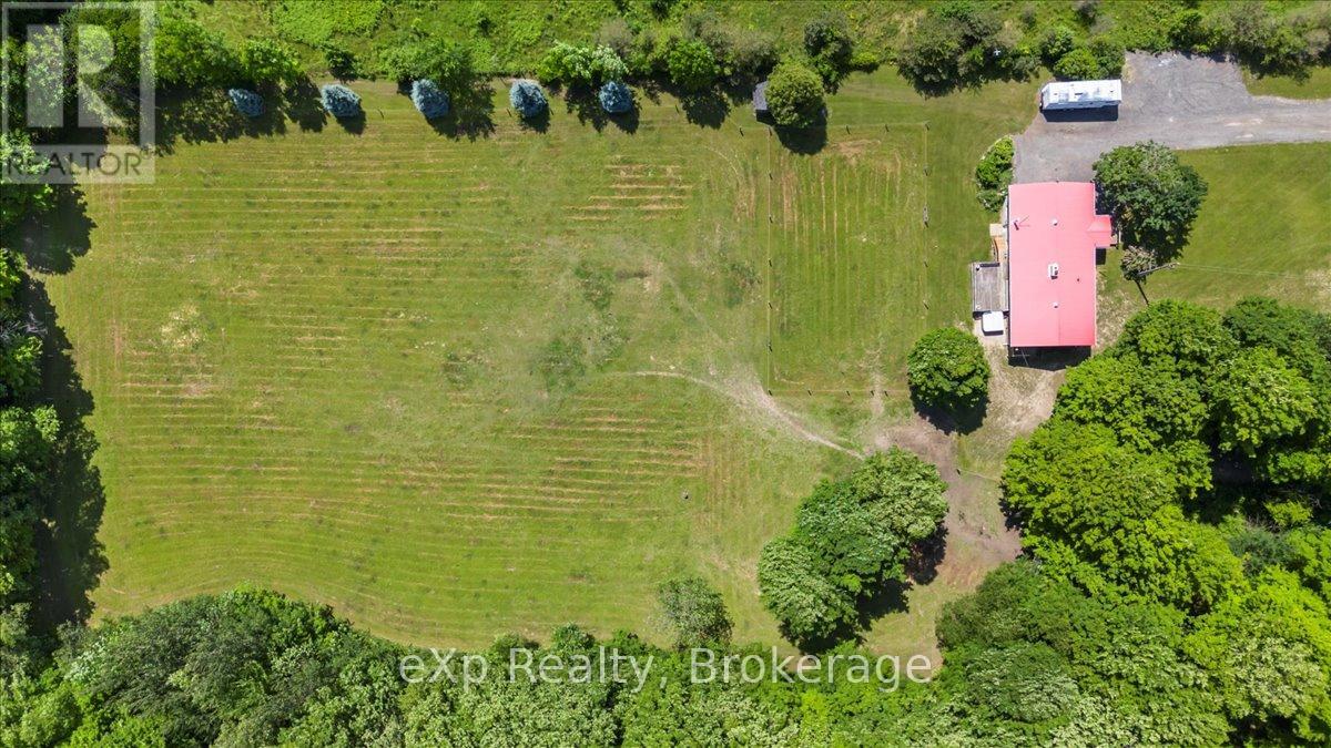 122668 Grey Road 9, West Grey, Ontario  N0G 1C0 - Photo 34 - X12249436