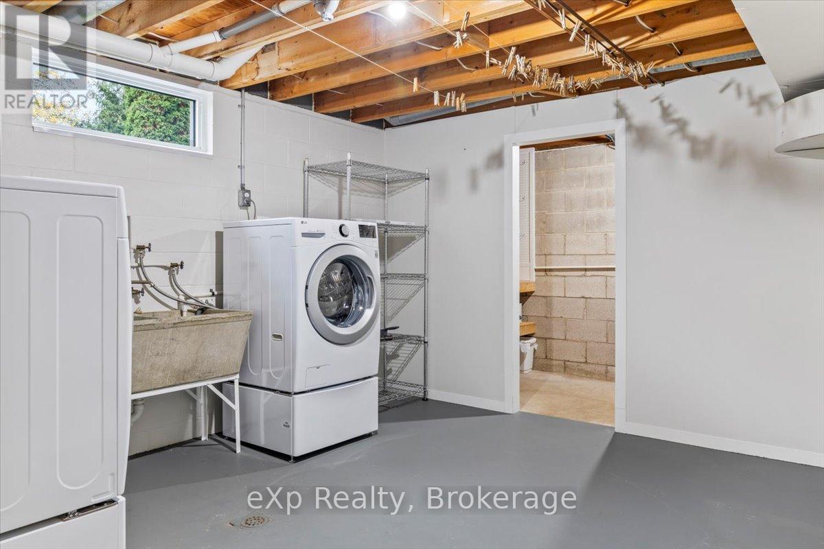 158 6th Avenue, Hanover, Ontario  N4N 2E4 - Photo 24 - X12465158