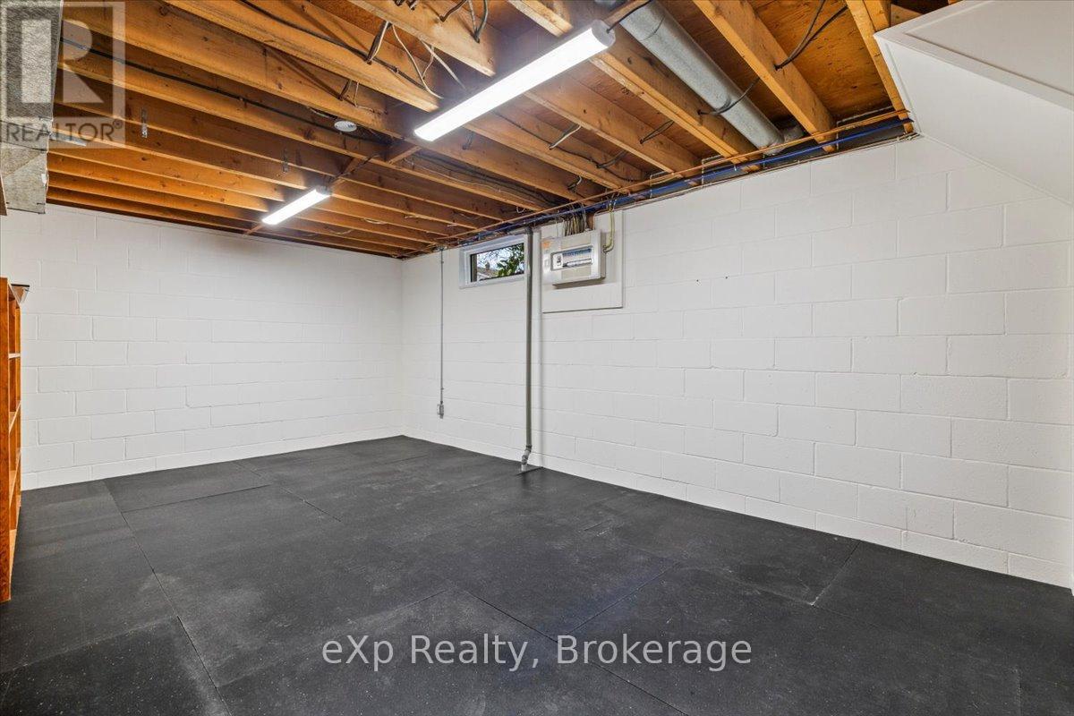 158 6th Avenue, Hanover, Ontario  N4N 2E4 - Photo 23 - X12465158