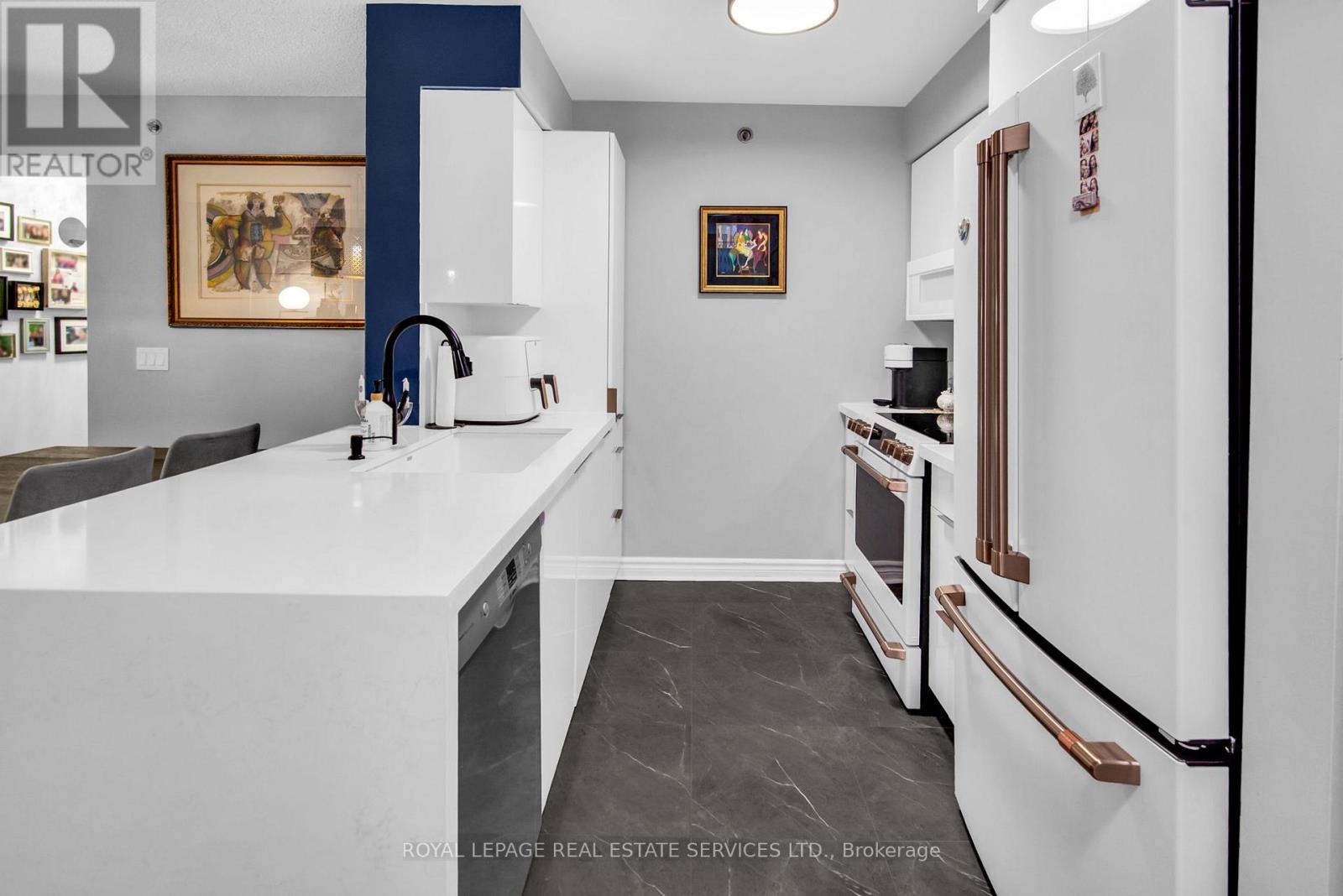 1219 - 35 Saranac Boulevard, Toronto, Ontario  M6A 2G4 - Photo 4 - C12639486