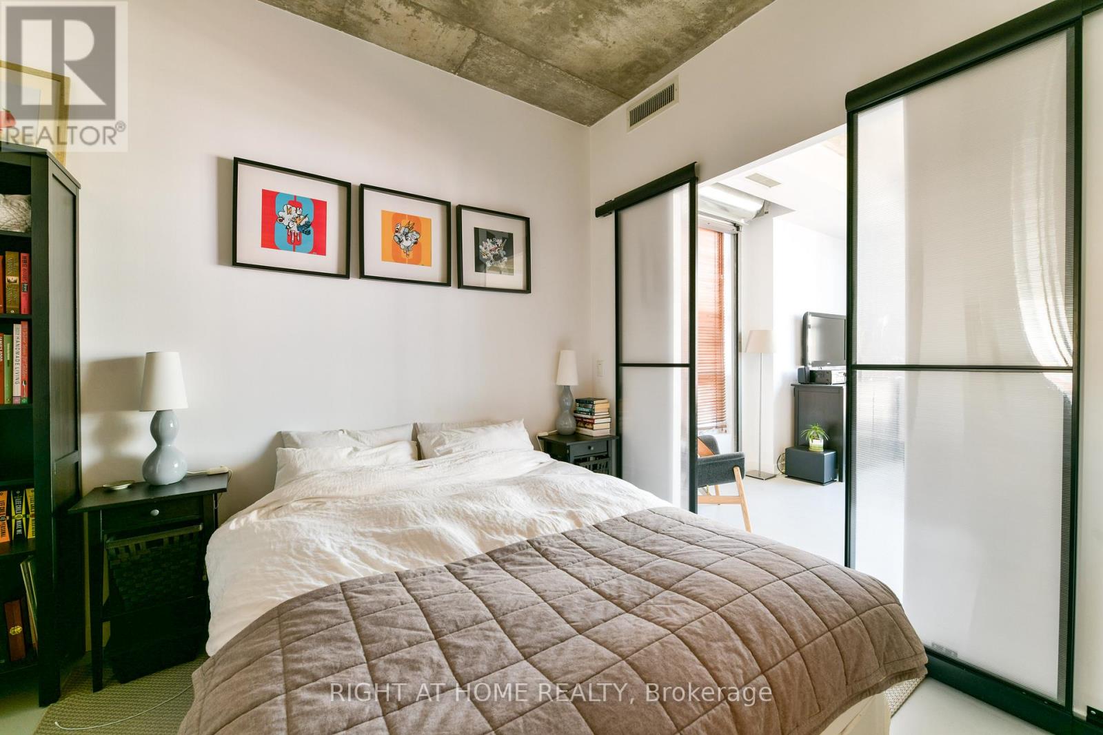 912 - 23 Brant Street, Toronto, Ontario  M5V 2L5 - Photo 7 - C12639532