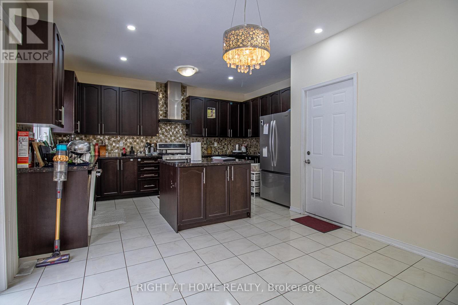 98 Gillett Drive, Ajax (Northeast Ajax), Ontario  L1Z 0N3 - Photo 11 - E12639474