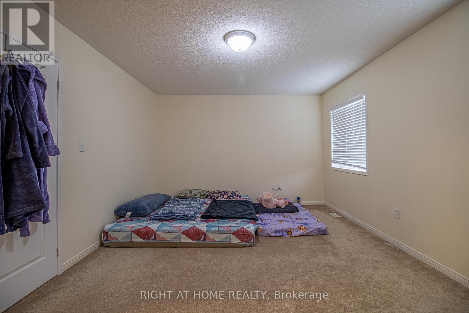 98 Gillett Drive, Ajax (Northeast Ajax), Ontario  L1Z 0N3 - Photo 15 - E12639474