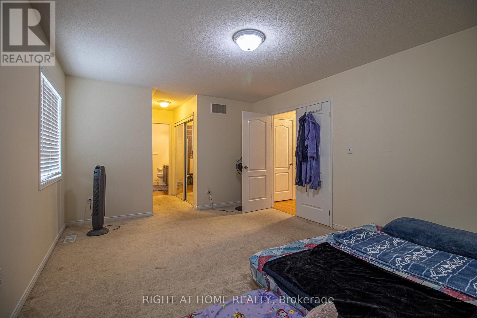 98 Gillett Drive, Ajax (Northeast Ajax), Ontario  L1Z 0N3 - Photo 16 - E12639474