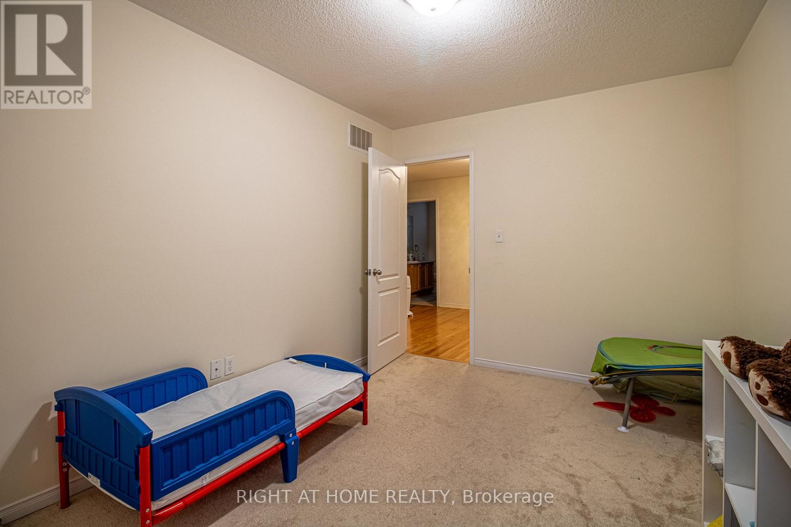 98 Gillett Drive, Ajax (Northeast Ajax), Ontario  L1Z 0N3 - Photo 24 - E12639474