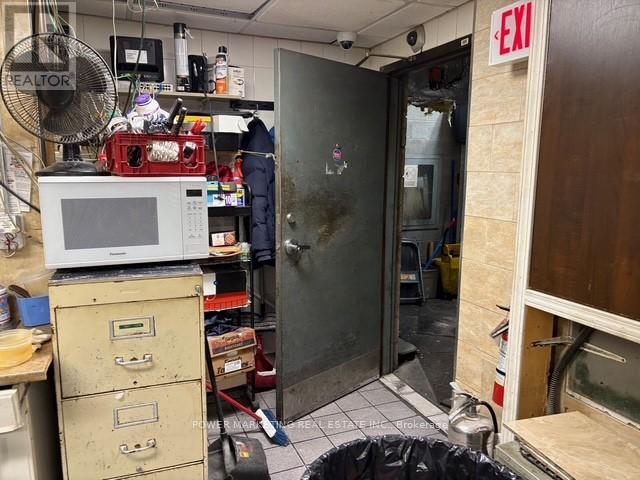 320 Bank Street, Ottawa, Ontario K2P 1Y1 - Photo 12 - X12540028