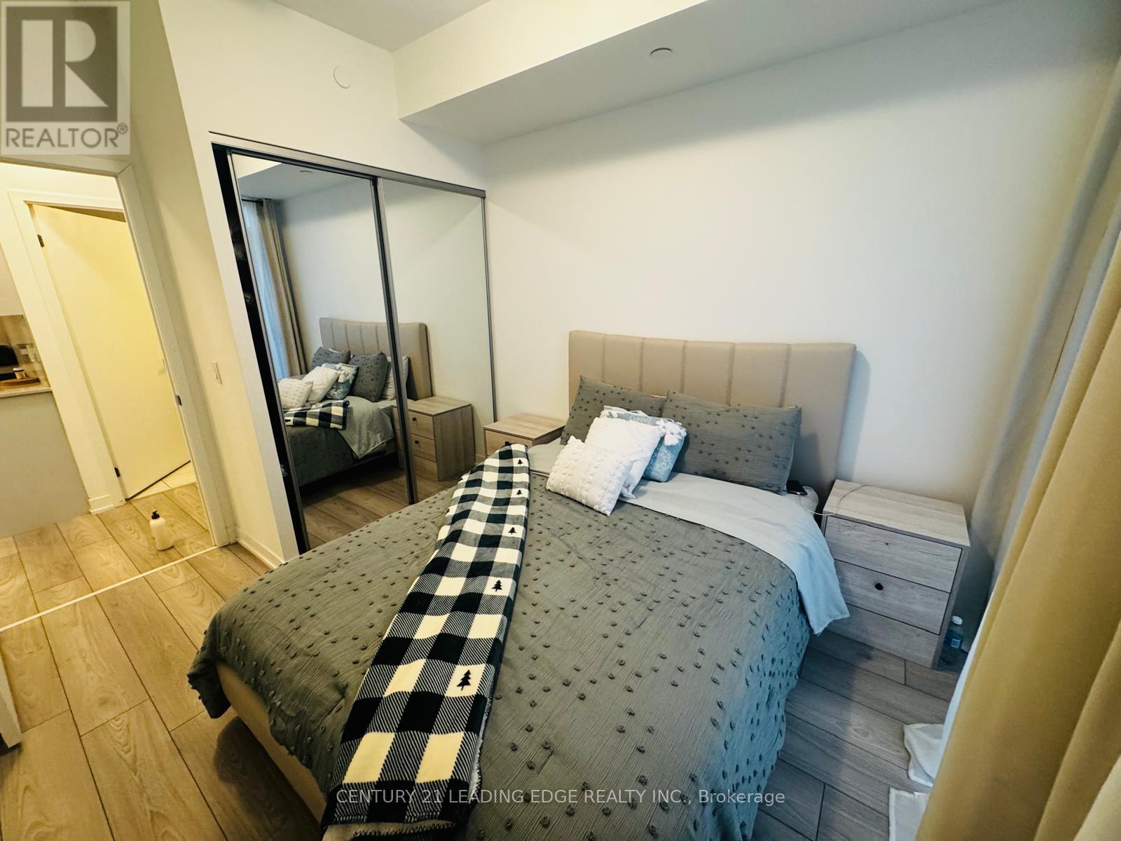 1801 - 474 Caldari Road, Vaughan, Ontario  L4K 0R5 - Photo 3 - N12639456